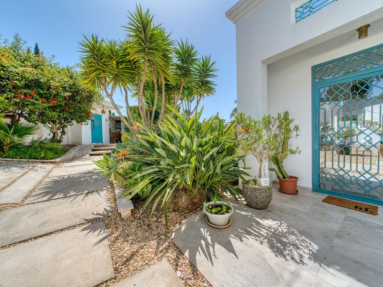 Villa for Sale in El Rosario, Malaga 8