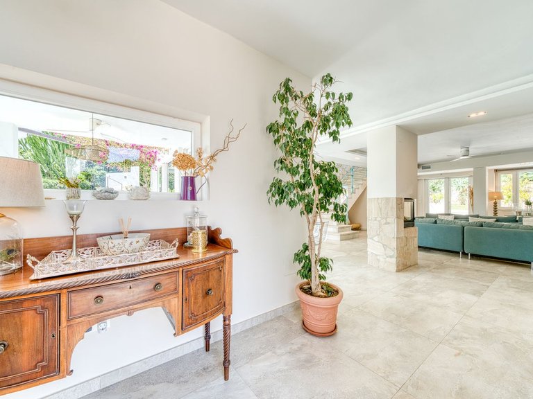 Villa for Sale in El Rosario, Malaga 9