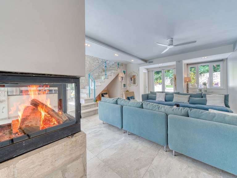 Villa for Sale in El Rosario, Malaga 11