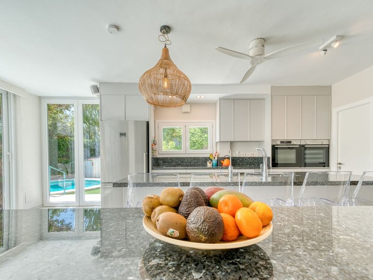Villa for Sale in El Rosario, Malaga 12