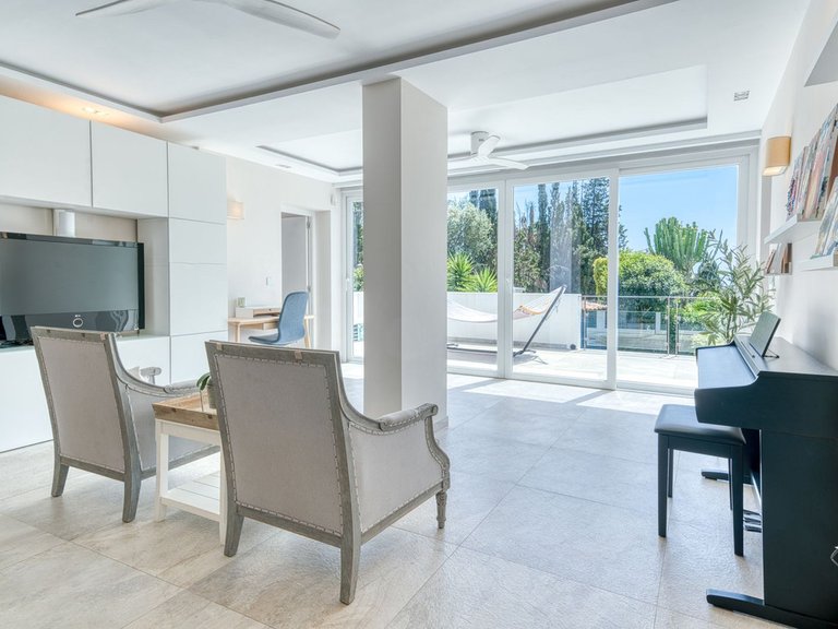 Villa for Sale in El Rosario, Malaga 23