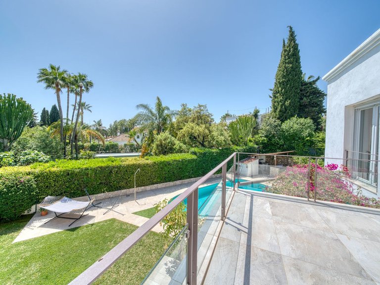 Villa for Sale in El Rosario, Malaga 35