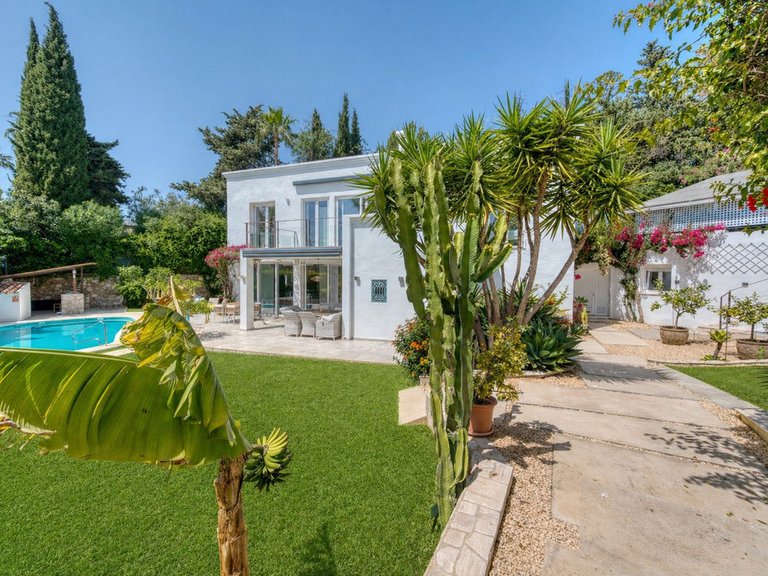 Villa for Sale in El Rosario, Malaga 36