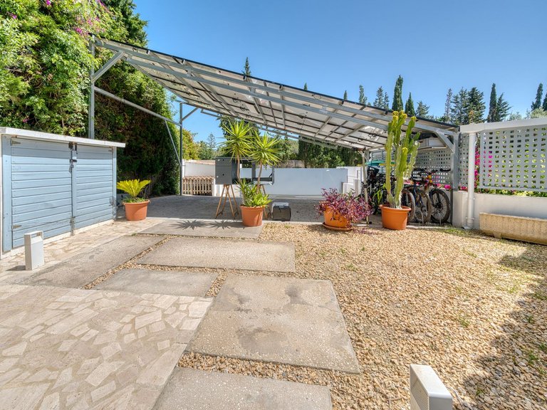 Villa for Sale in El Rosario, Malaga 42