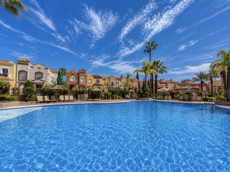Penthouse for Sale in Puerto Banus, Malaga 4
