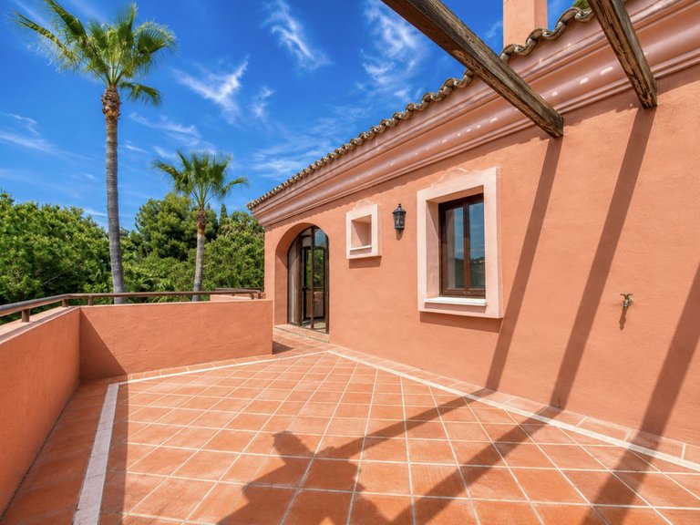 Penthouse for Sale in Puerto Banus, Malaga 7