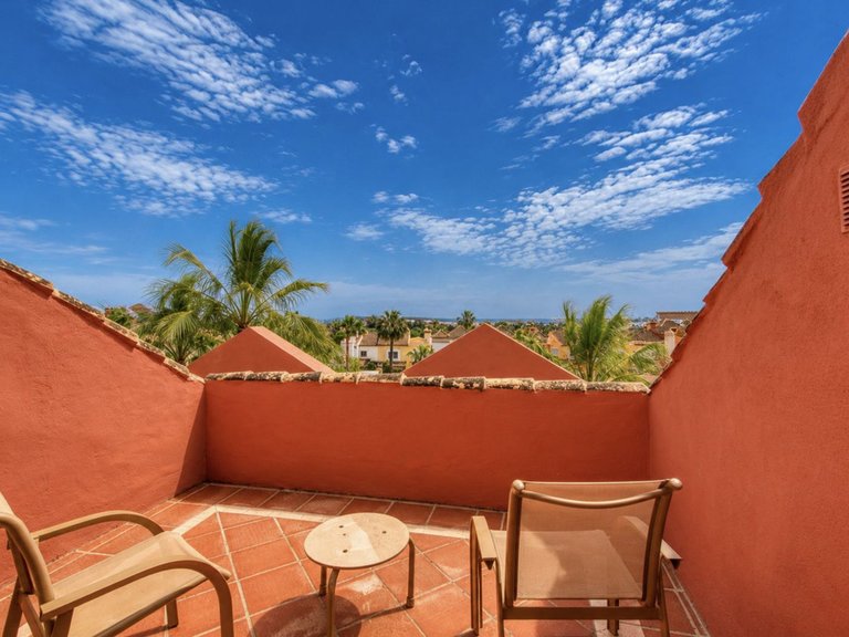 Penthouse for Sale in Puerto Banus, Malaga 8