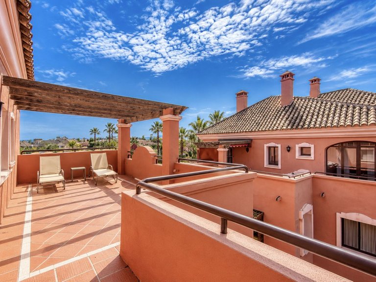 Penthouse for Sale in Puerto Banus, Malaga 9