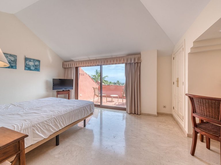 Penthouse for Sale in Puerto Banus, Malaga 23