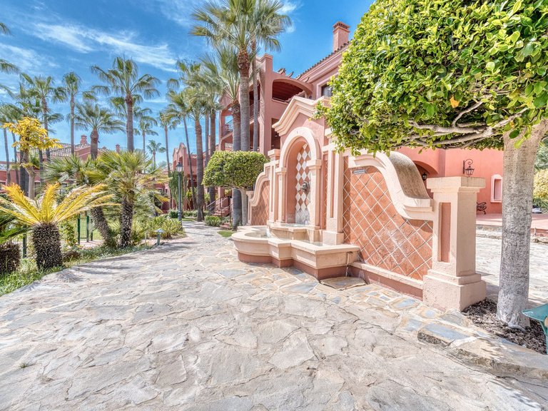 Penthouse for Sale in Puerto Banus, Malaga 25