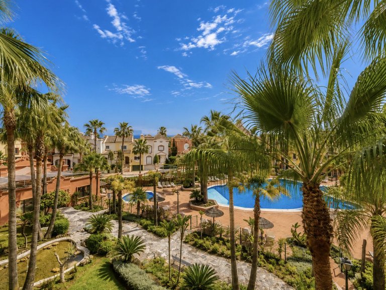Penthouse for Sale in Puerto Banus, Malaga 32