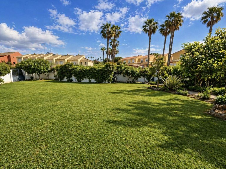 Villa for Sale in La Duquesa, Malaga 22
