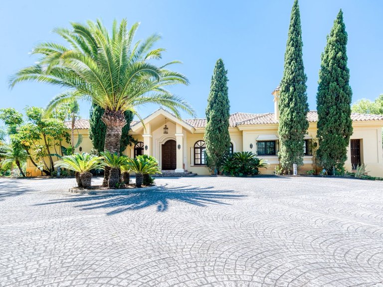 Villa for Rent in La Zagaleta, Malaga 7