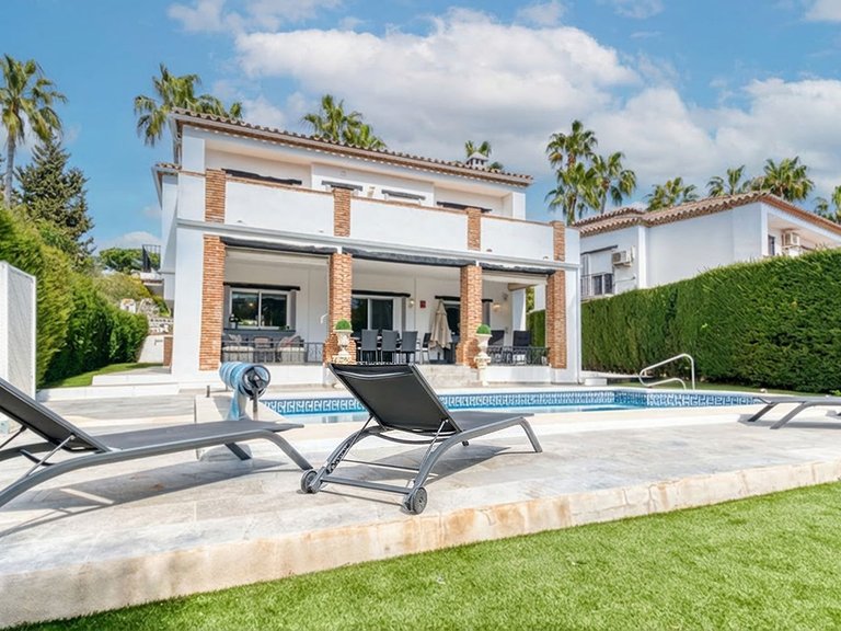 Villa for Sale in Calahonda, Malaga 2