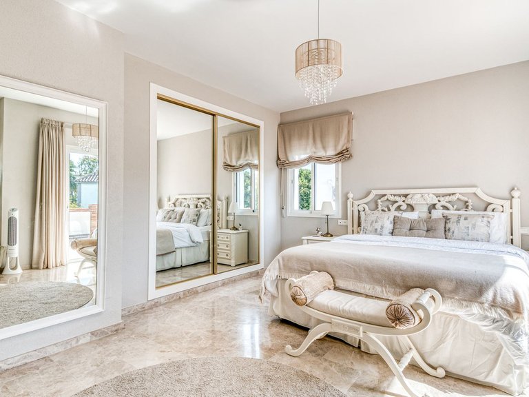 Villa for Sale in Calahonda, Malaga 23