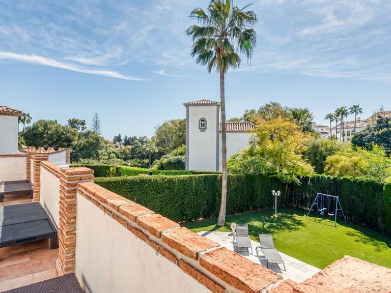 Villa for Sale in Calahonda, Malaga 28