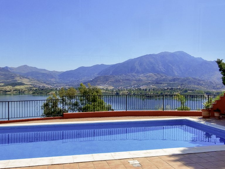 Villa for Sale in Los Romanes, Malaga 9