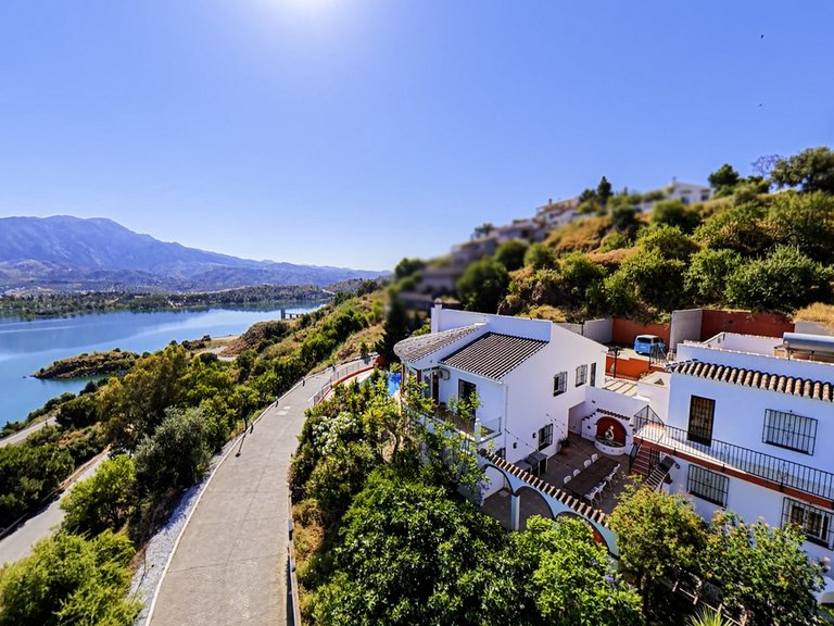 Villa for Sale in Los Romanes, Malaga 6