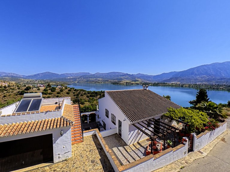 Villa for Sale in Los Romanes, Malaga 46