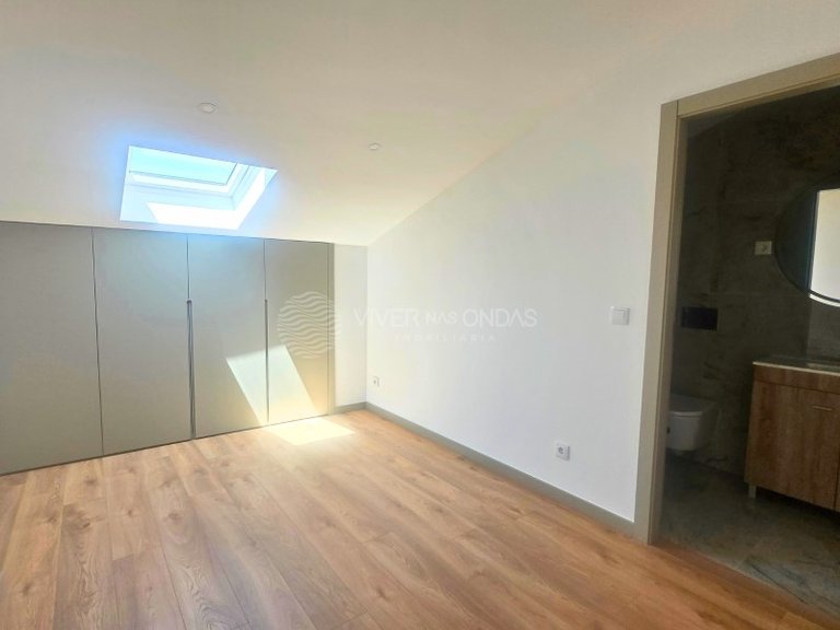 Apartment for Sale in Porto, Porto 17