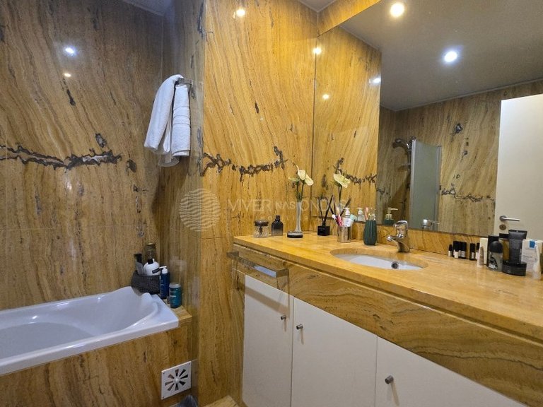 Apartment for Sale in Santiago De Custoias, Porto 27