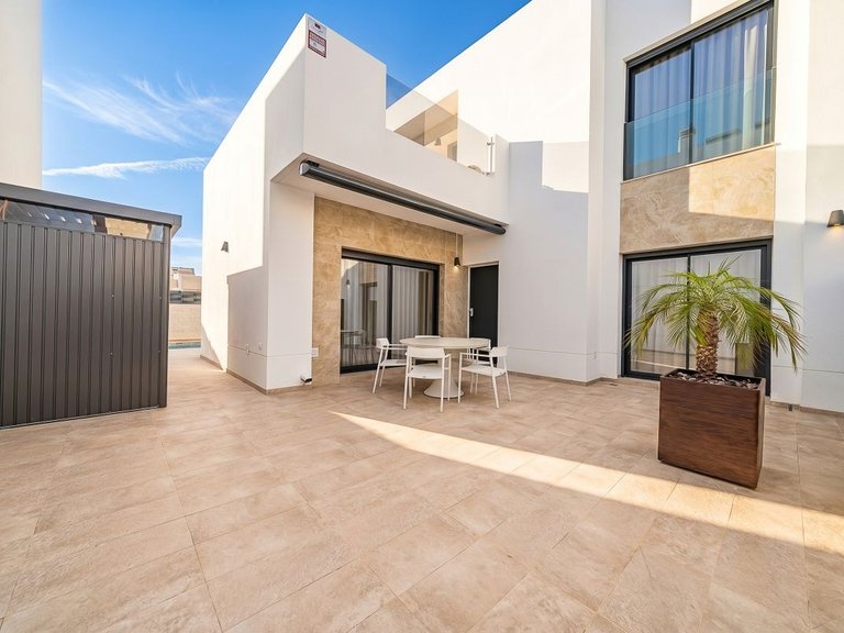 Villa for Sale in Rojales, Alicante 1