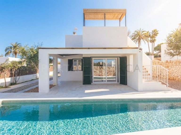 Villa for Sale in Platja Son Bou, Menorca 1