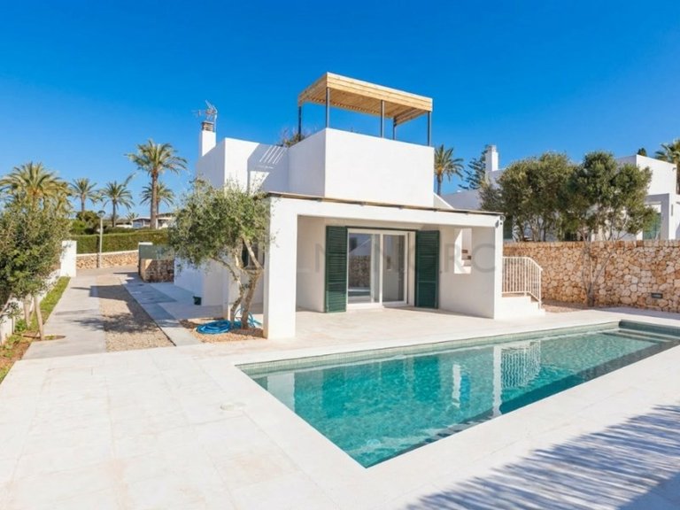Villa for Sale in Platja Son Bou, Menorca 3
