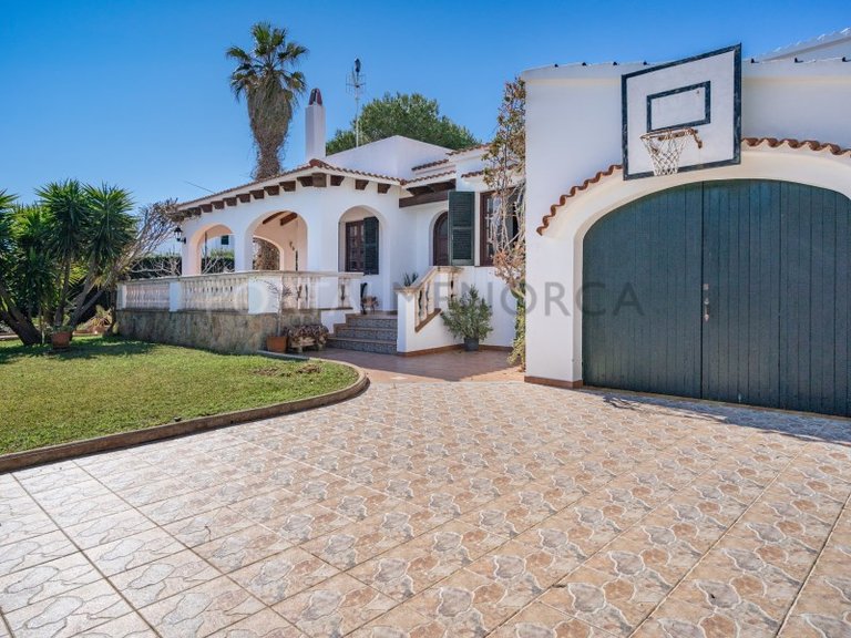 Villa for Sale in Cala'n Bosch, Menorca 12