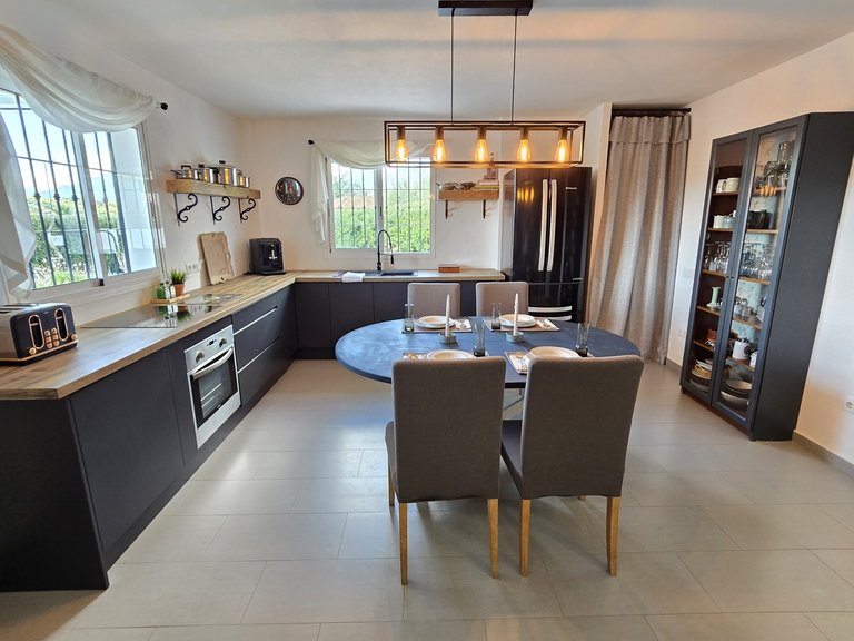 Villa for Sale in Puente De Don Manuel, Malaga 43