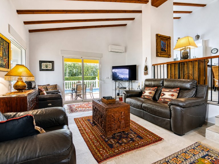 Villa for Sale in Inland La Sella Golf, Alicante 7