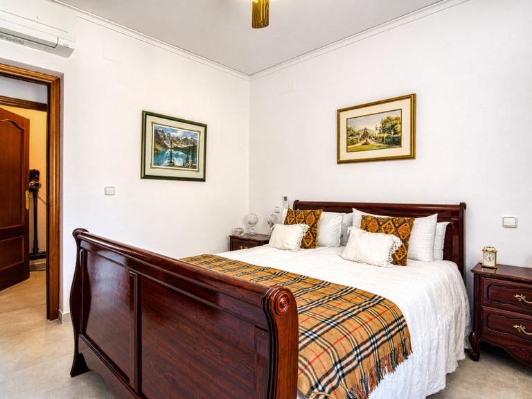 Villa for Sale in Inland La Sella Golf, Alicante 12