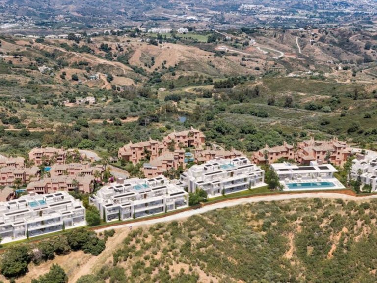 Apartment for Sale in La Mairena, Malaga 25