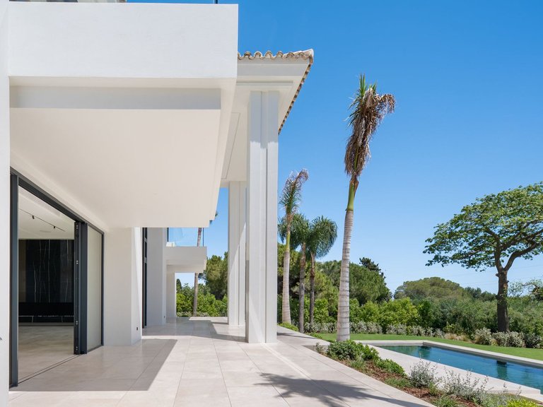 Villa for Sale in Marbella Golden Mile, Malaga 13