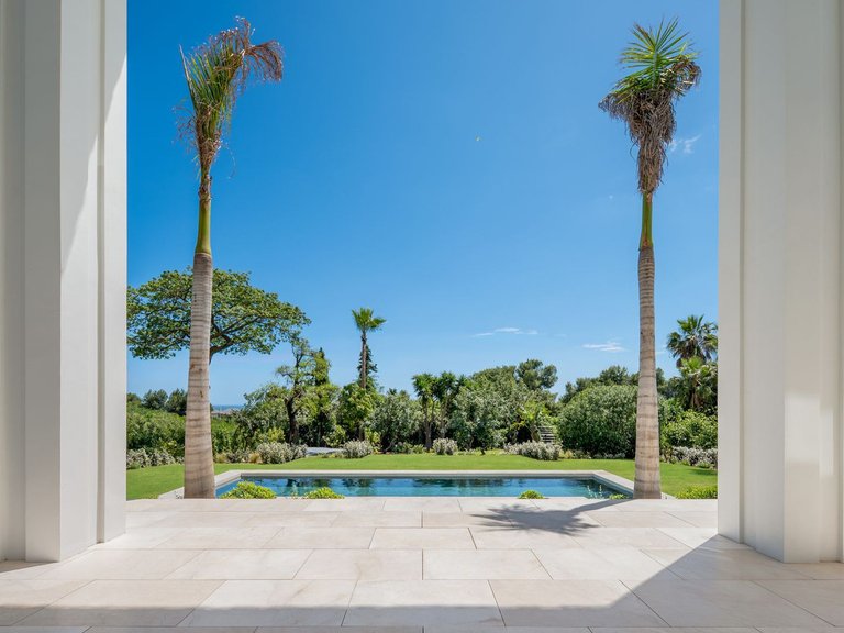 Villa for Sale in Marbella Golden Mile, Malaga 15