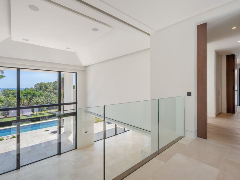 Villa for Sale in Marbella Golden Mile, Malaga 26