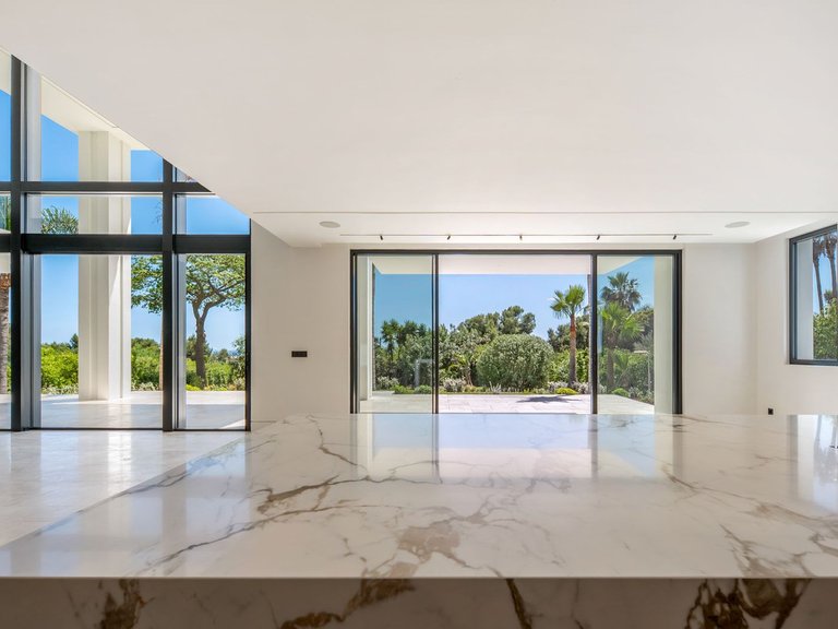 Villa for Sale in Marbella Golden Mile, Malaga 39