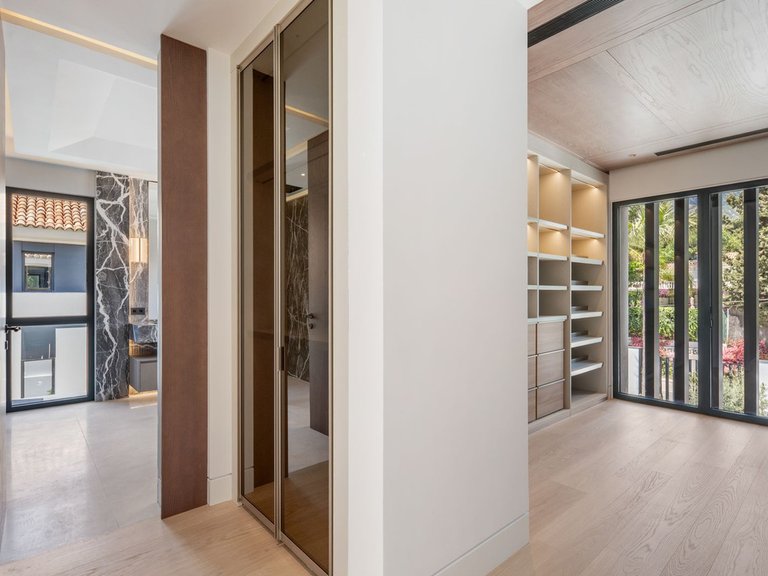 Villa for Sale in Marbella Golden Mile, Malaga 40
