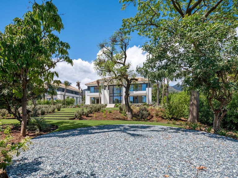 Villa for Sale in Marbella Golden Mile, Malaga 43