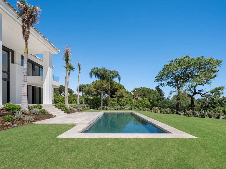 Villa for Sale in Marbella Golden Mile, Malaga 44