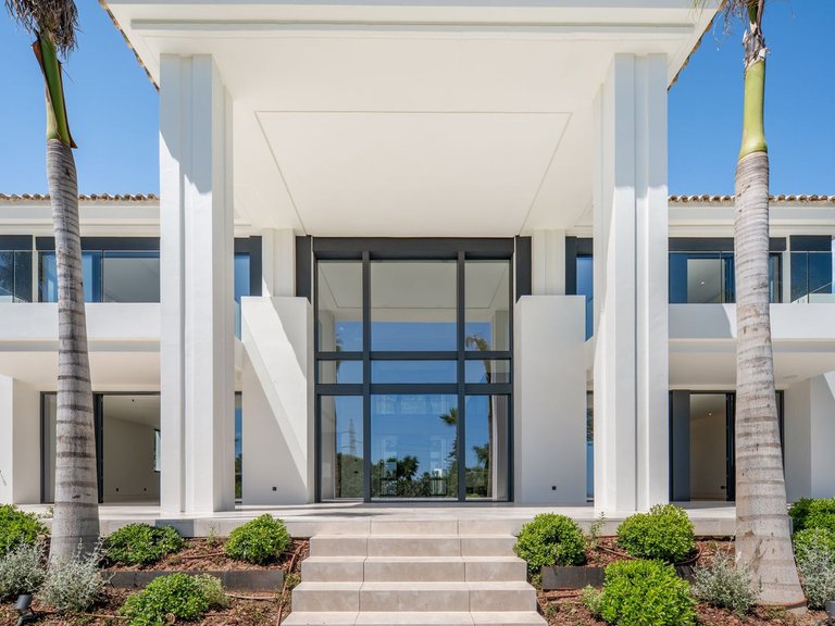 Villa for Sale in Marbella Golden Mile, Malaga 47
