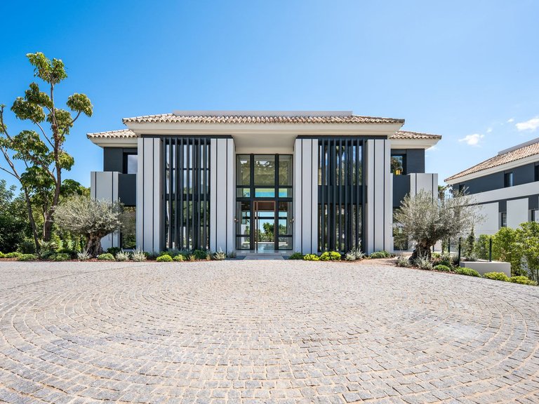 Villa for Sale in Marbella Golden Mile, Malaga 50