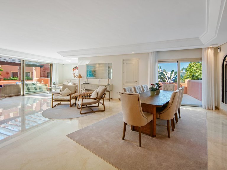 Penthouse for Sale in Marbella, Malaga 13