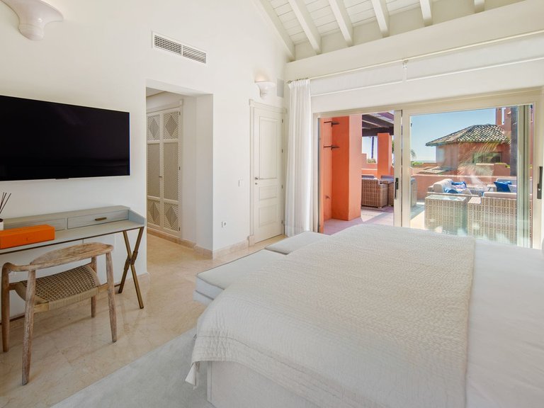 Penthouse for Sale in Marbella, Malaga 19