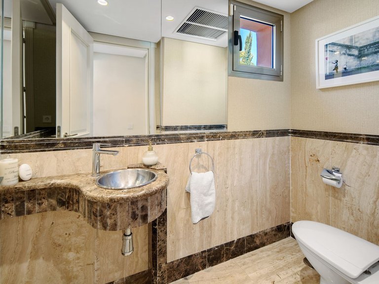Penthouse for Sale in Marbella, Malaga 40