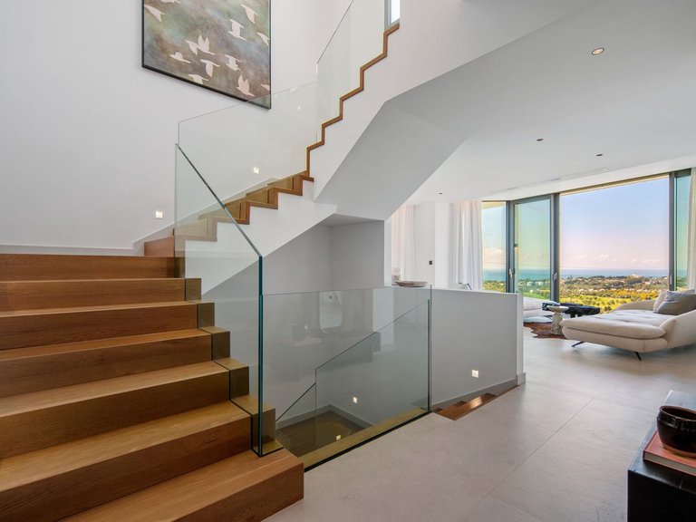 Villa for Sale in El Rosario, Malaga 11