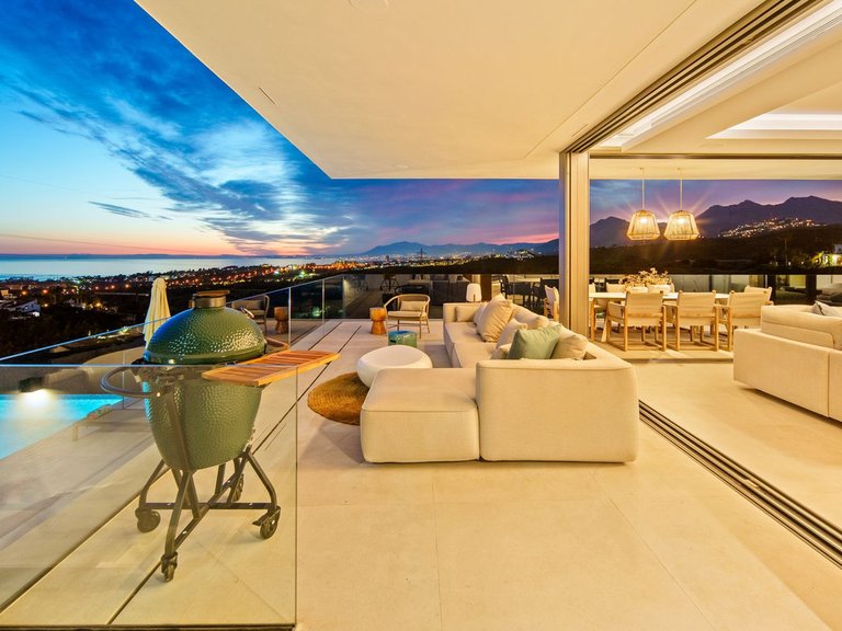 Villa for Sale in El Rosario, Malaga 40