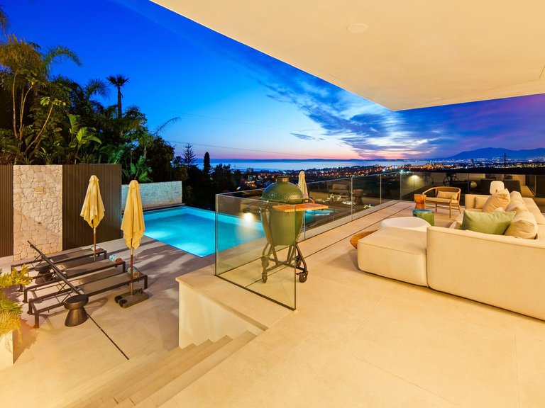 Villa for Sale in El Rosario, Malaga 41