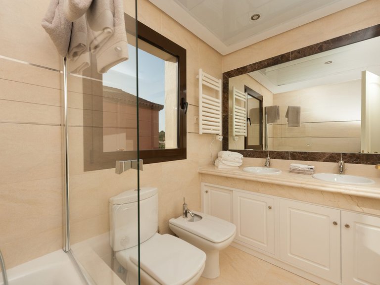 Villa for Sale in Estepona, Malaga 16