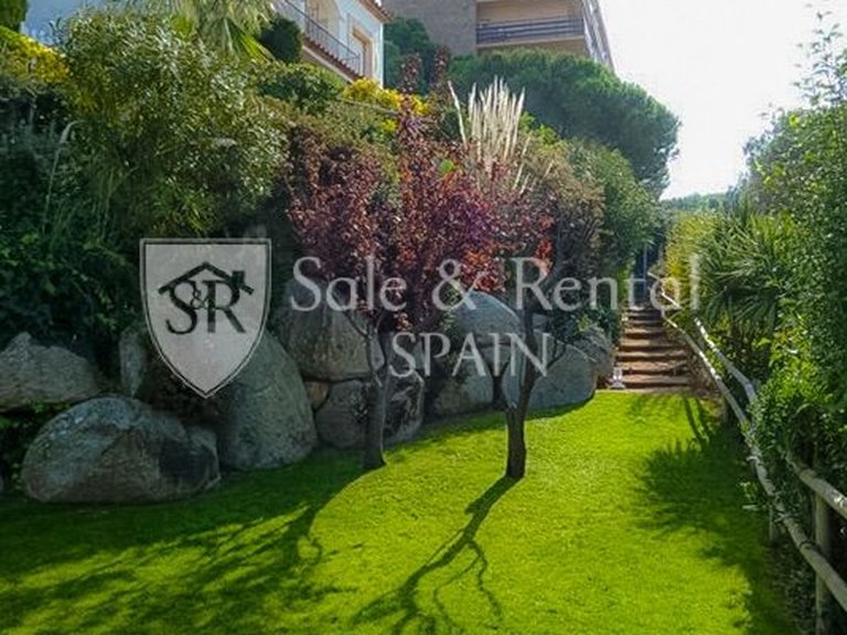 Town House for Sale in Sant Feliu De Guixols, Gerona 2